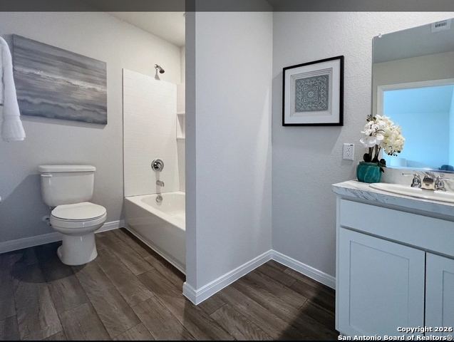 123 Sutton Place Property Photo 3