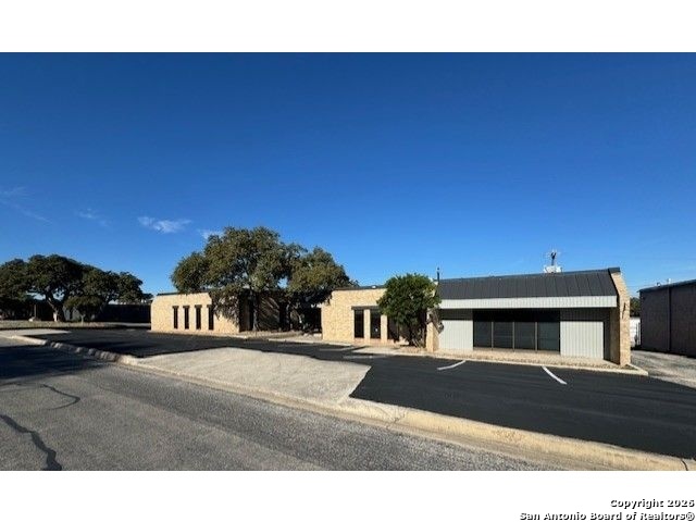 11901 Warfield Property Photo 1