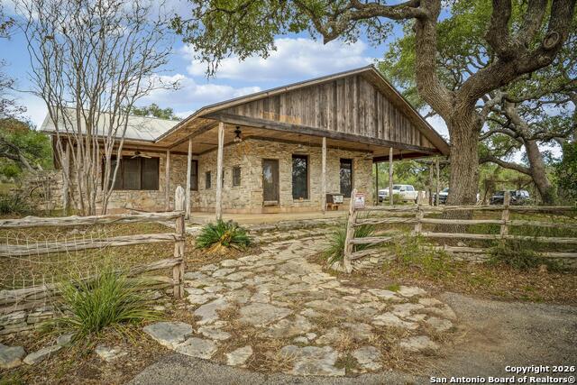 360 Kirk Ln Property Photo 1