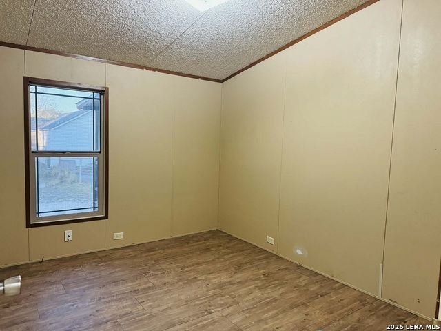 316 Simmons Property Photo 6