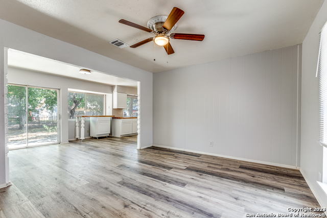 827 Spring Park Property Photo 2