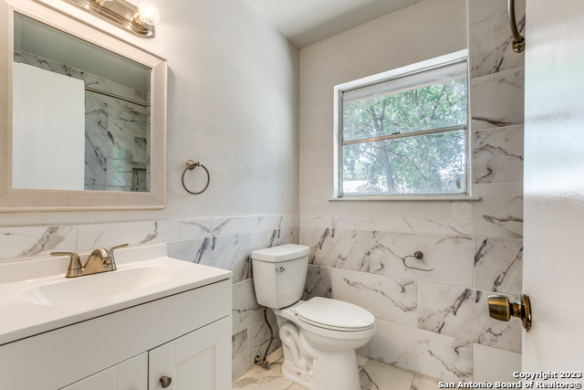827 Spring Park Property Photo 8