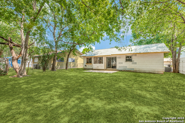 827 Spring Park Property Photo 10