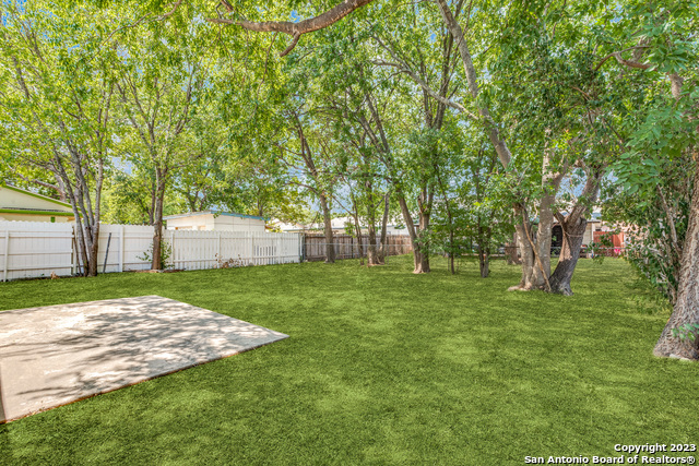 827 Spring Park Property Photo 11