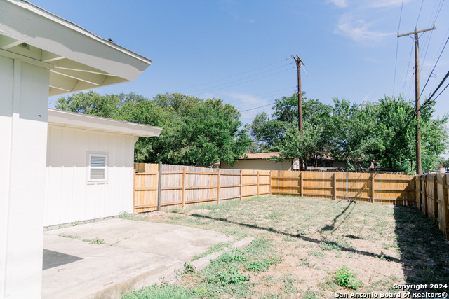 1385 Oblate Dr Property Photo 19