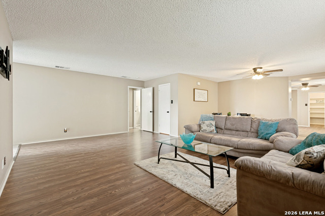 6402 Beech Trail Property Photo 6