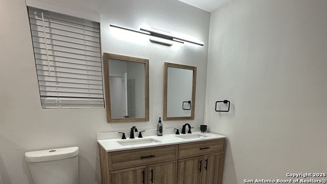 210 County Road 4643 Property Photo 8