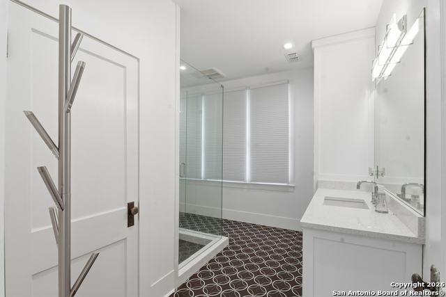 524 N Getty Property Photo 27