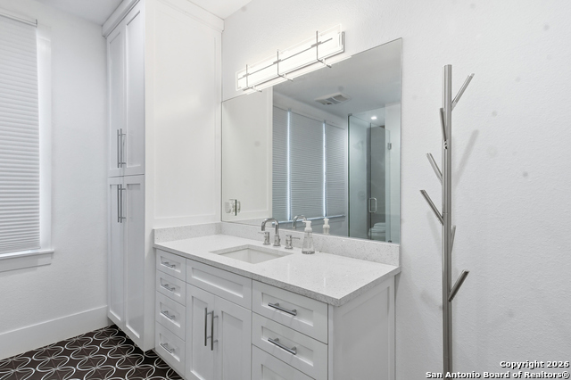 524 N Getty Property Photo 30