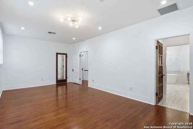 524 N Getty Property Photo 32