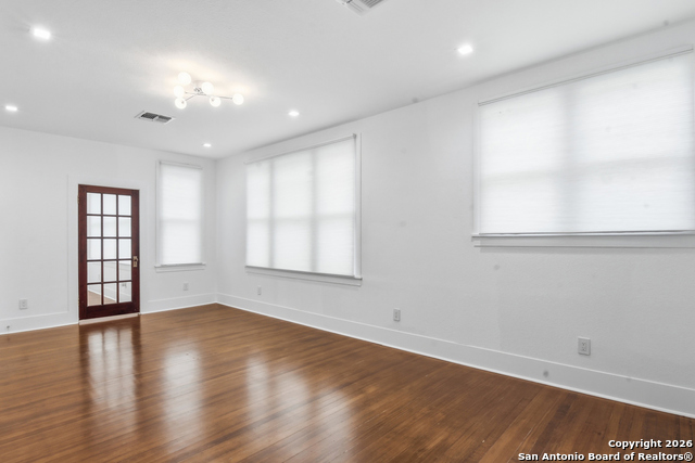 524 N Getty Property Photo 33