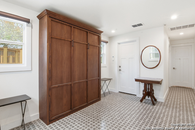 524 N Getty Property Photo 54