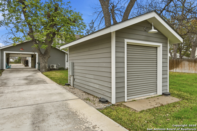 524 N Getty Property Photo 58