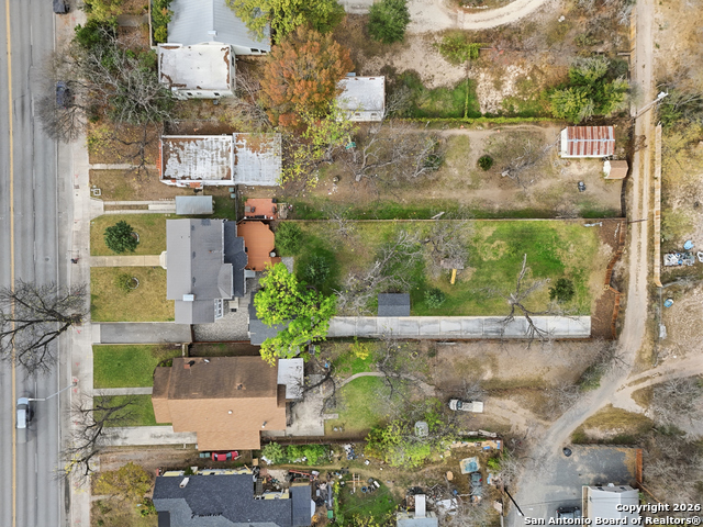 524 N Getty Property Photo 63