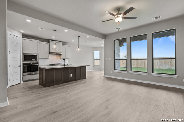 196 Desert Bloom Property Photo 5