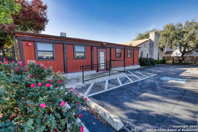 4154 Swans Landing Property Photo 2