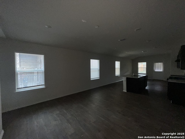 324 Middle Green Loop Property Photo 4