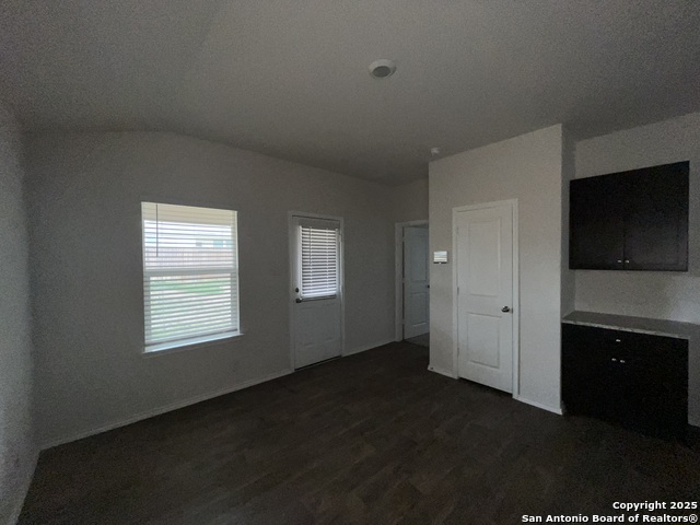 324 Middle Green Loop Property Photo 8