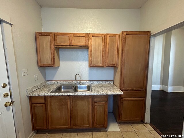 1716 N Olive St Property Photo 3