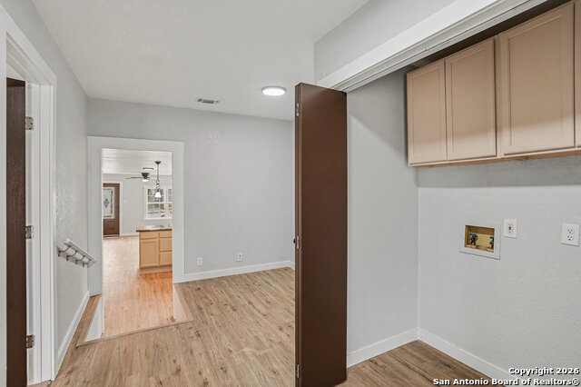 2039 Schley Ave Property Photo 11