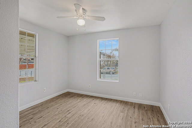 2039 Schley Ave Property Photo 16