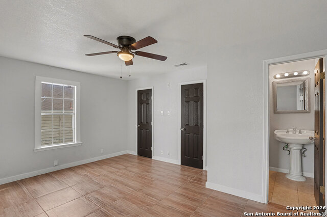2039 Schley Ave Property Photo 17