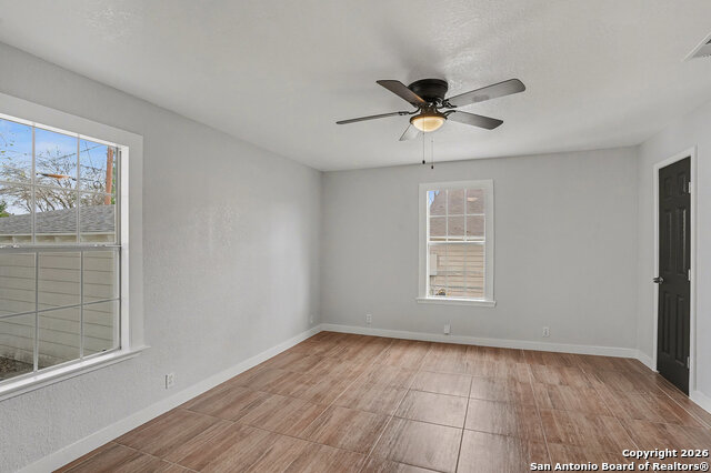 2039 Schley Ave Property Photo 18