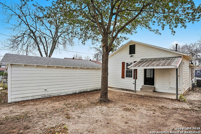 2039 Schley Ave Property Photo 21