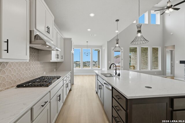 301 Fandango Property Photo 6