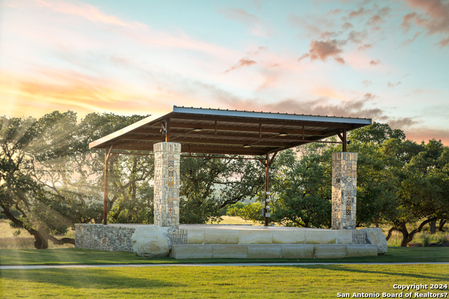 301 Fandango Property Photo 22