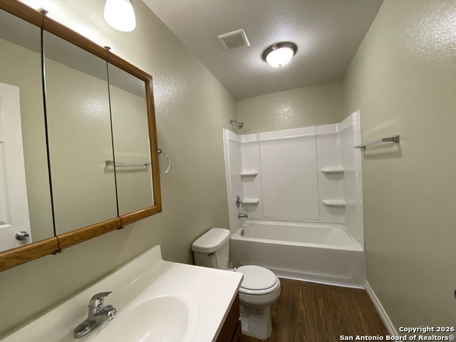 1103 Maple Property Photo 4