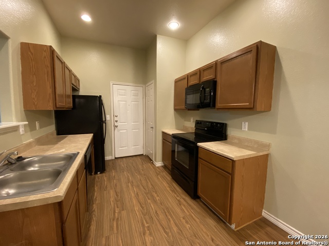 1103 Maple Property Photo 6