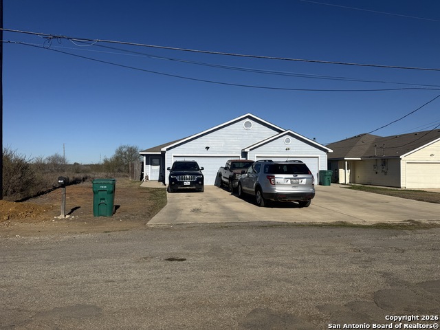 1103 Maple Property Photo 10