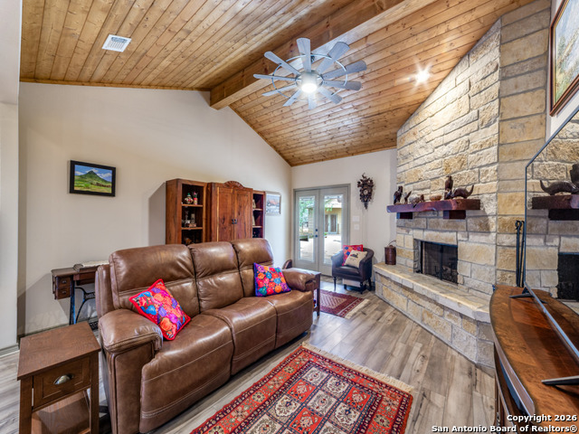 6472 Bluntzer Rd Property Photo 4