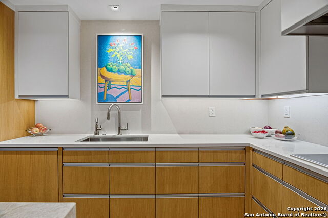 200 Patterson Property Photo 7