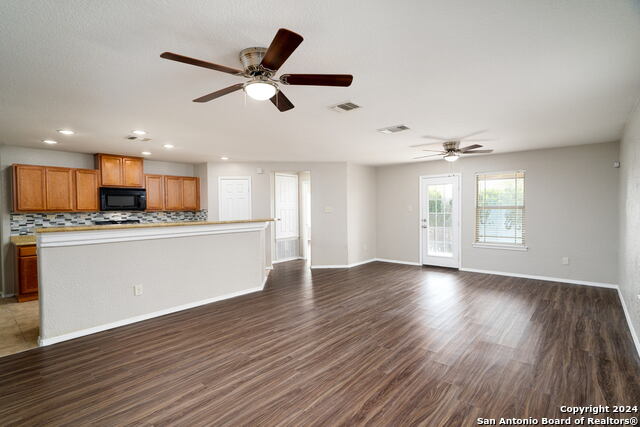 910 Trilby Property Photo 2