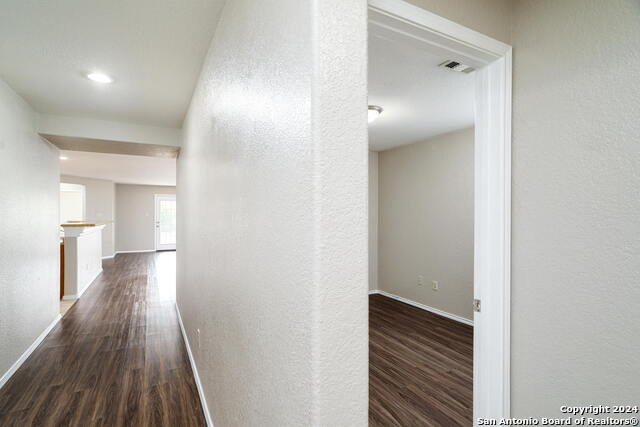 910 Trilby Property Photo 3