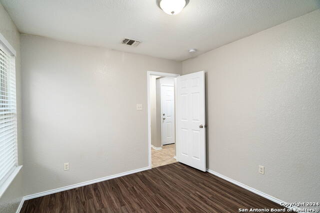 910 Trilby Property Photo 5