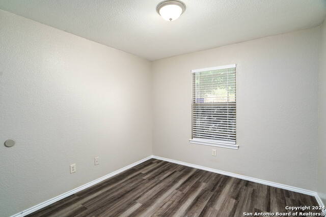 910 Trilby Property Photo 6