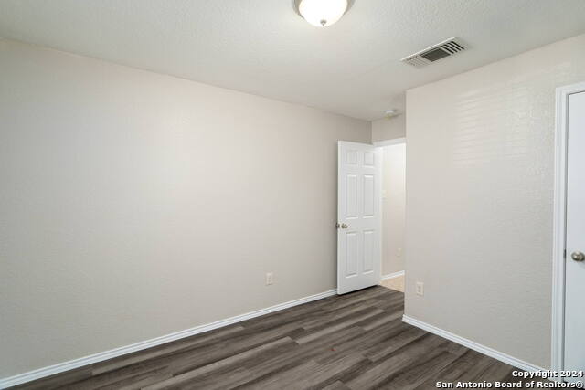 910 Trilby Property Photo 7