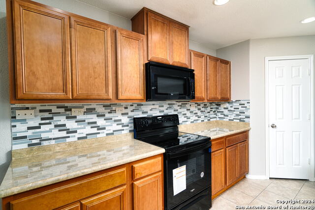 910 Trilby Property Photo 13