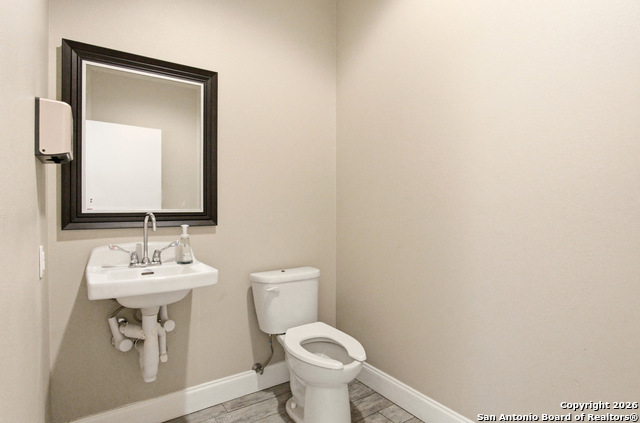 1202 W Bitters Property Photo 14