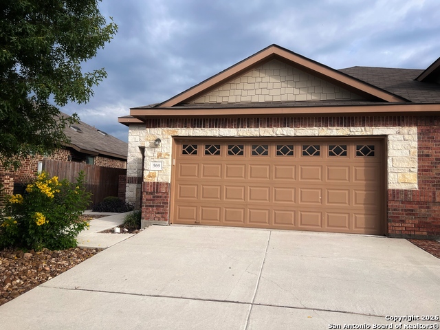 565-569 Creekside Circle Property Photo 1