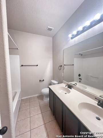 565-569 Creekside Circle Property Photo 12