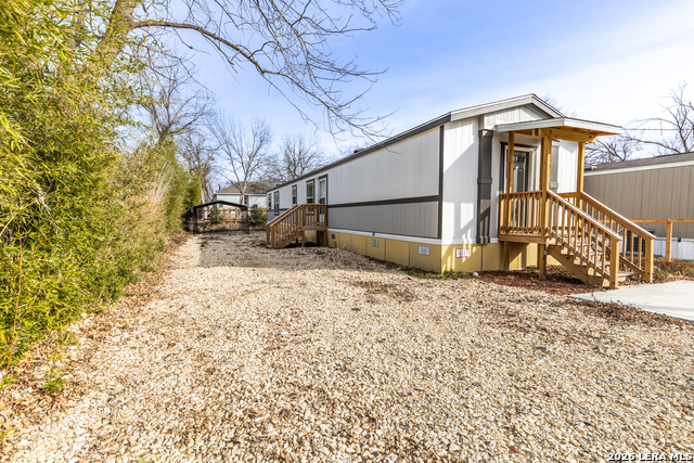 117 Royal Property Photo 3