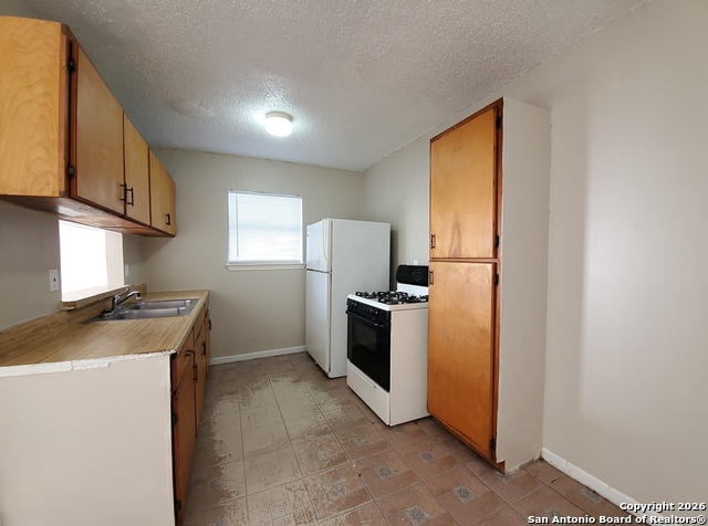 918 Hampton Property Photo 6
