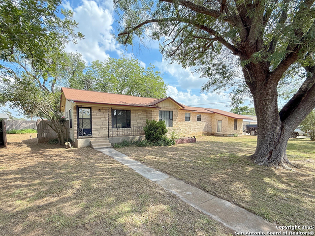 15430 S Main Property Photo 2