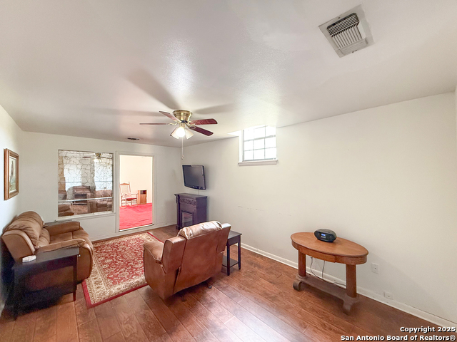 15430 S Main Property Photo 9