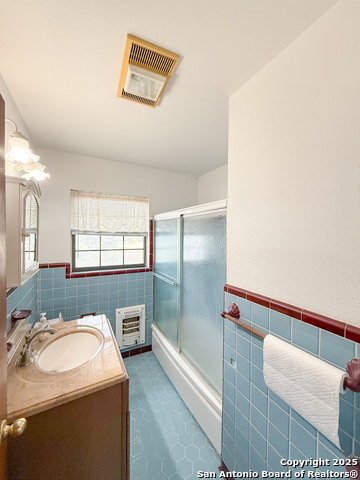 15430 S Main Property Photo 16