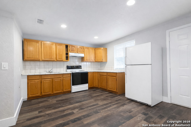 116 Dolores Property Photo 2